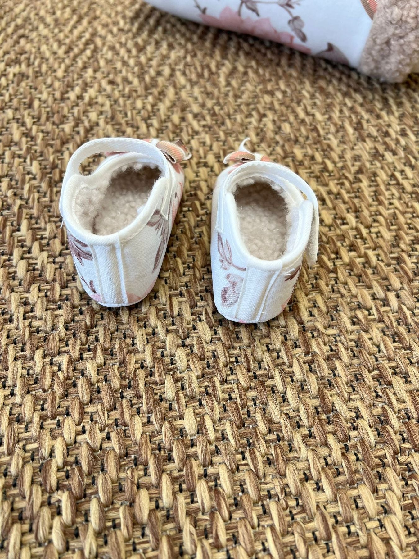 Vanilla Bow Baby Shoe IG18SC