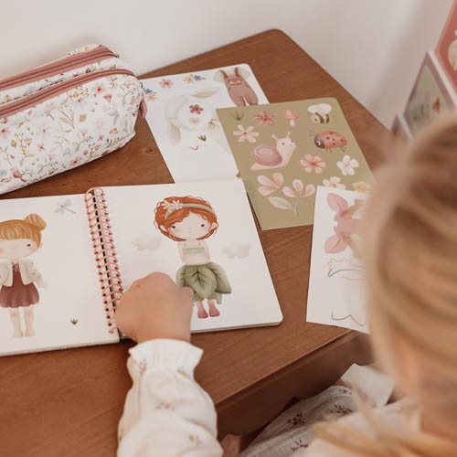 Libro di travestimenti e adesivi - Fairy Garden  Multicolore 126324 -  NANU' BABY