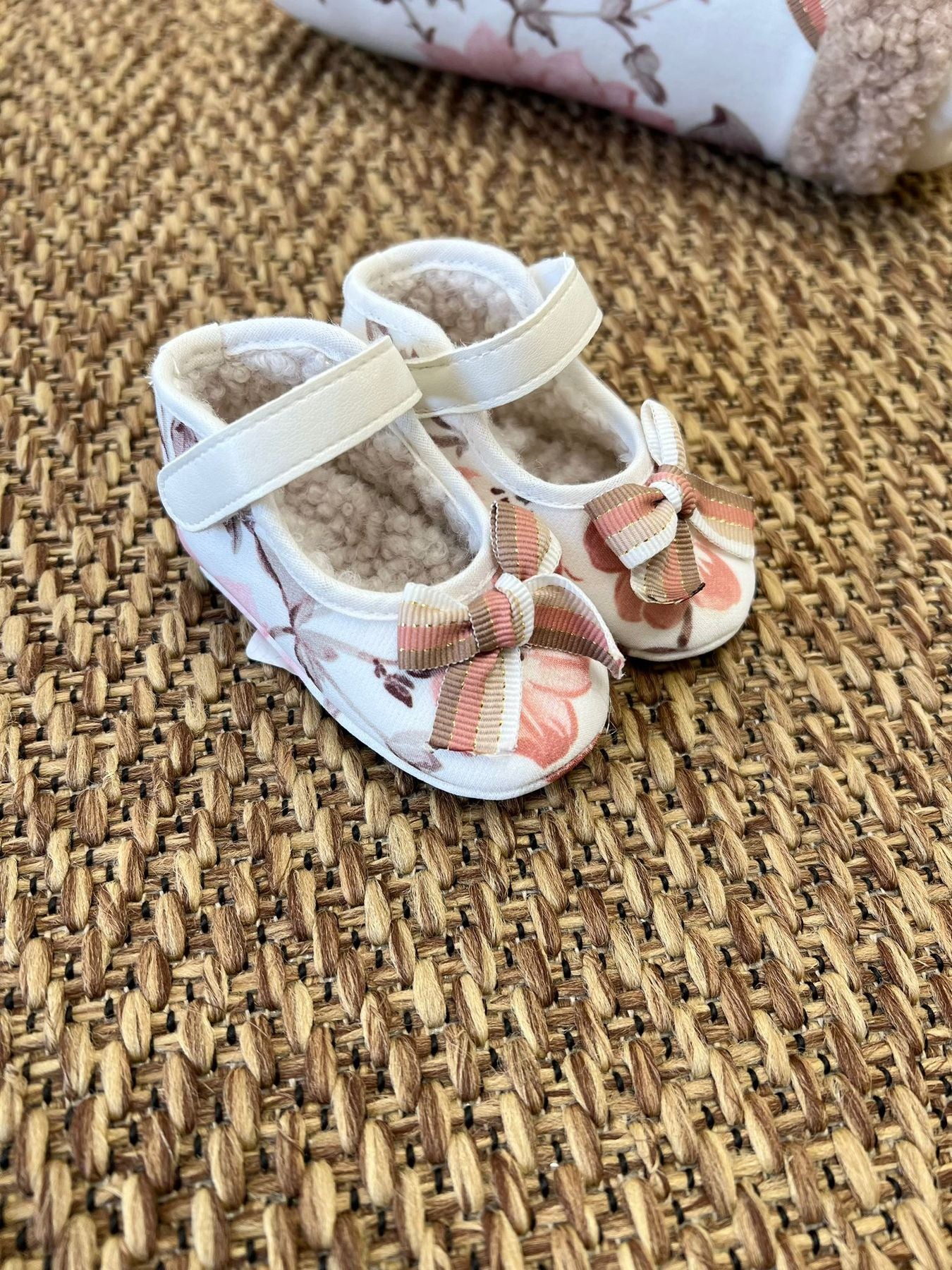 Vanilla Bow Baby Shoe IG18SC