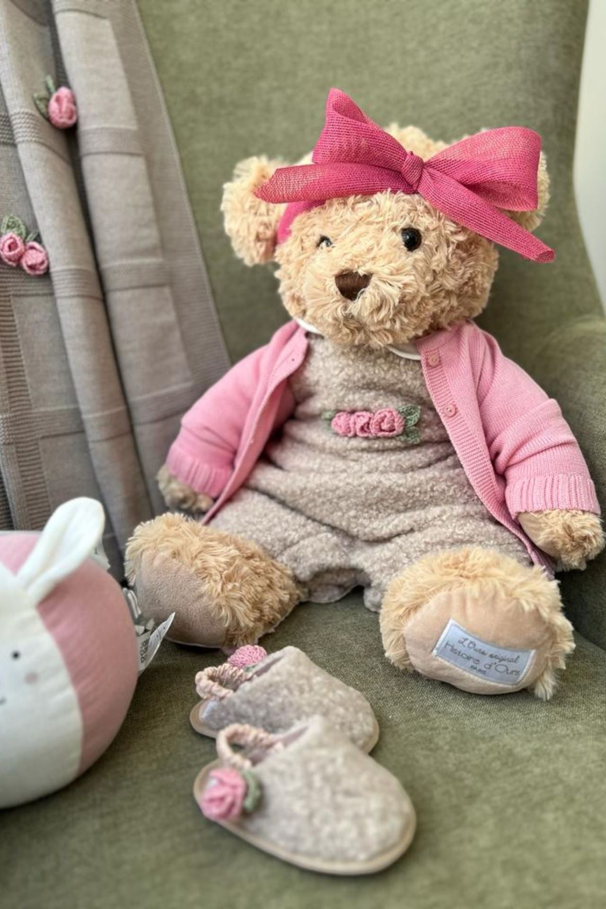 Outfit with cardigan, appliqued roses, girl, blush pink, IG1031