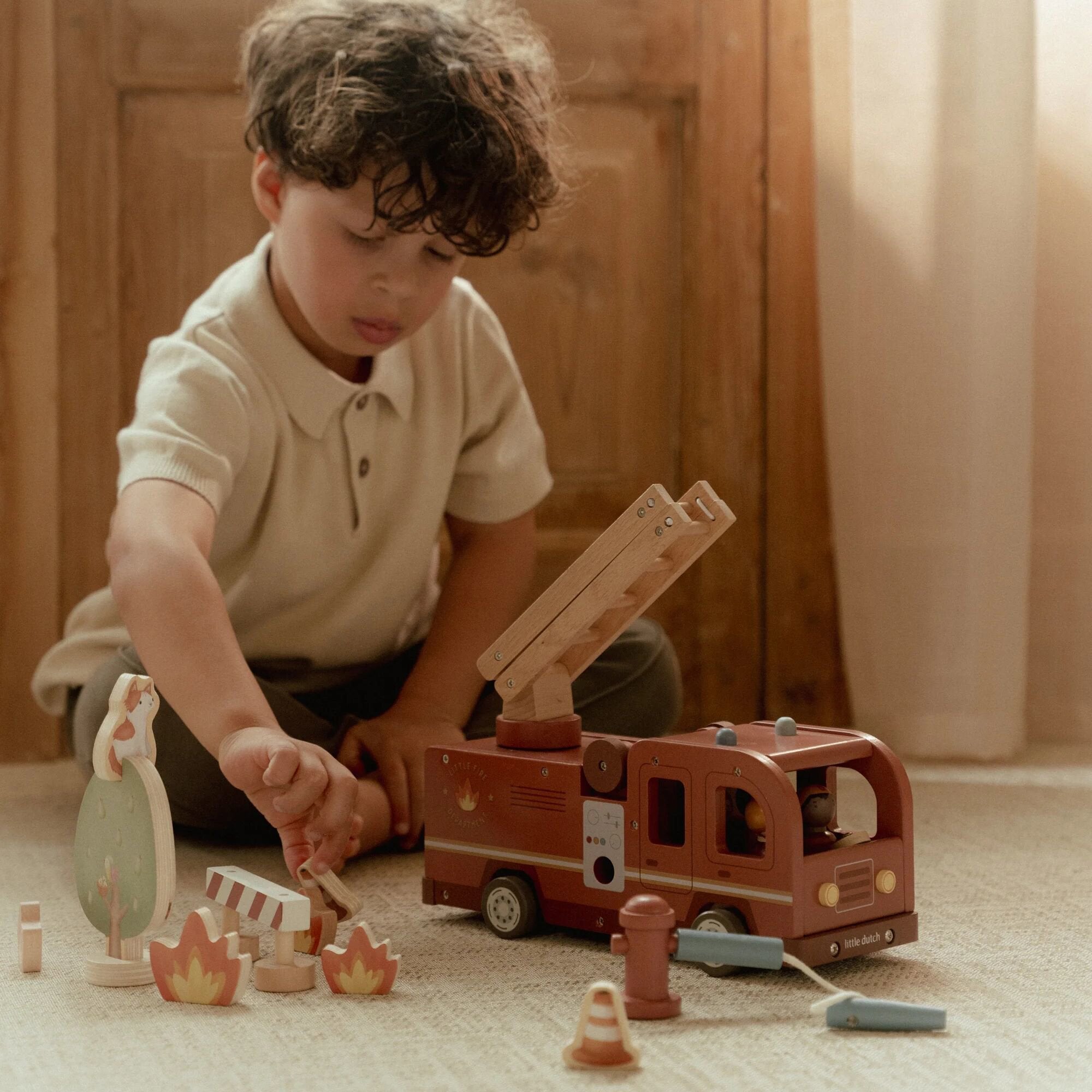 Large fire truck with FSC characters, multicolored, LD2536