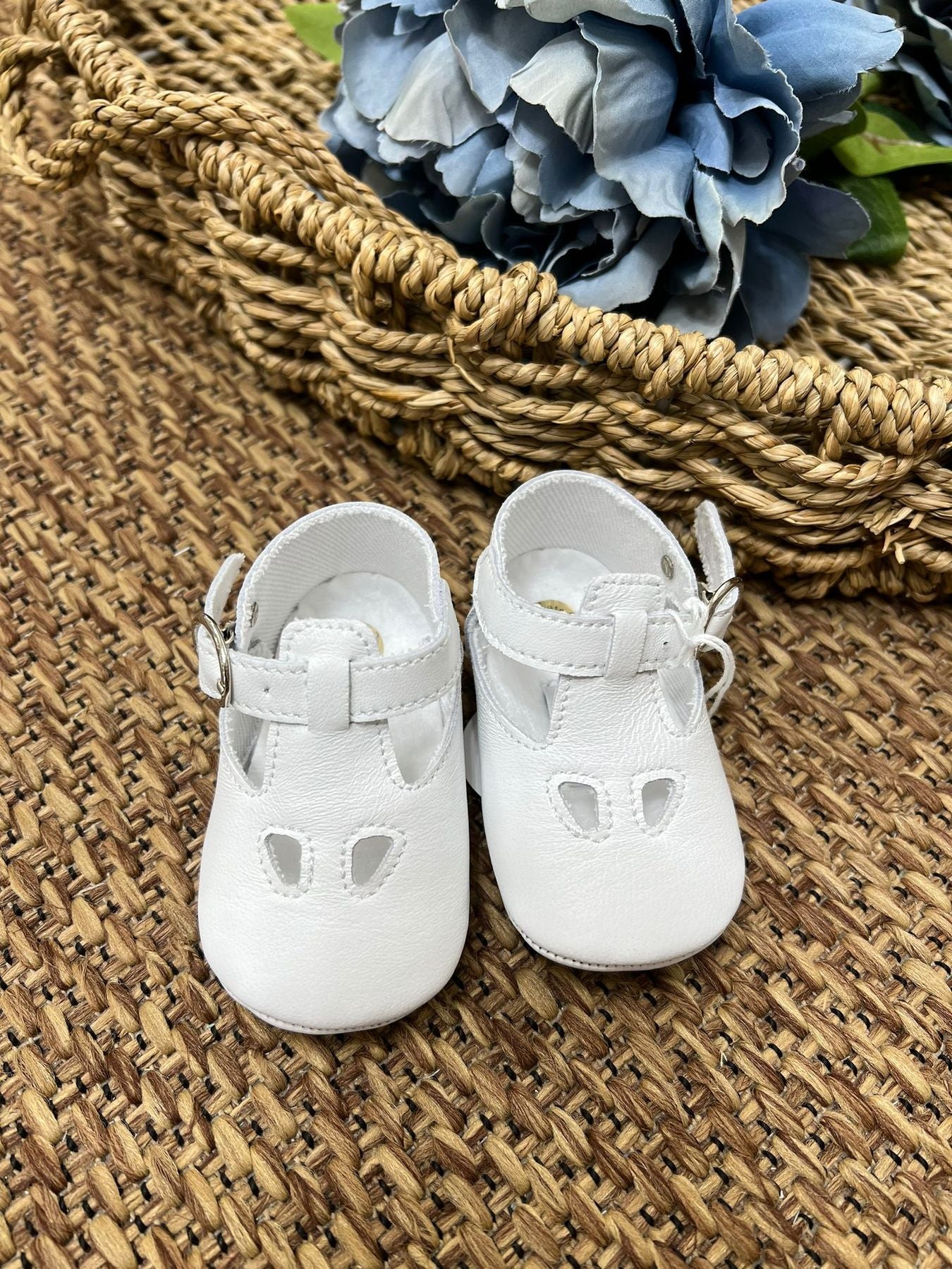 White Bull's Eye Shoe for Boys SM3781/T0011