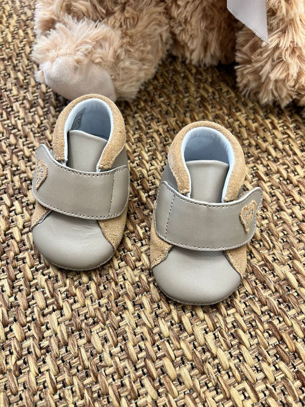 Ivory Baby Shoes A2918