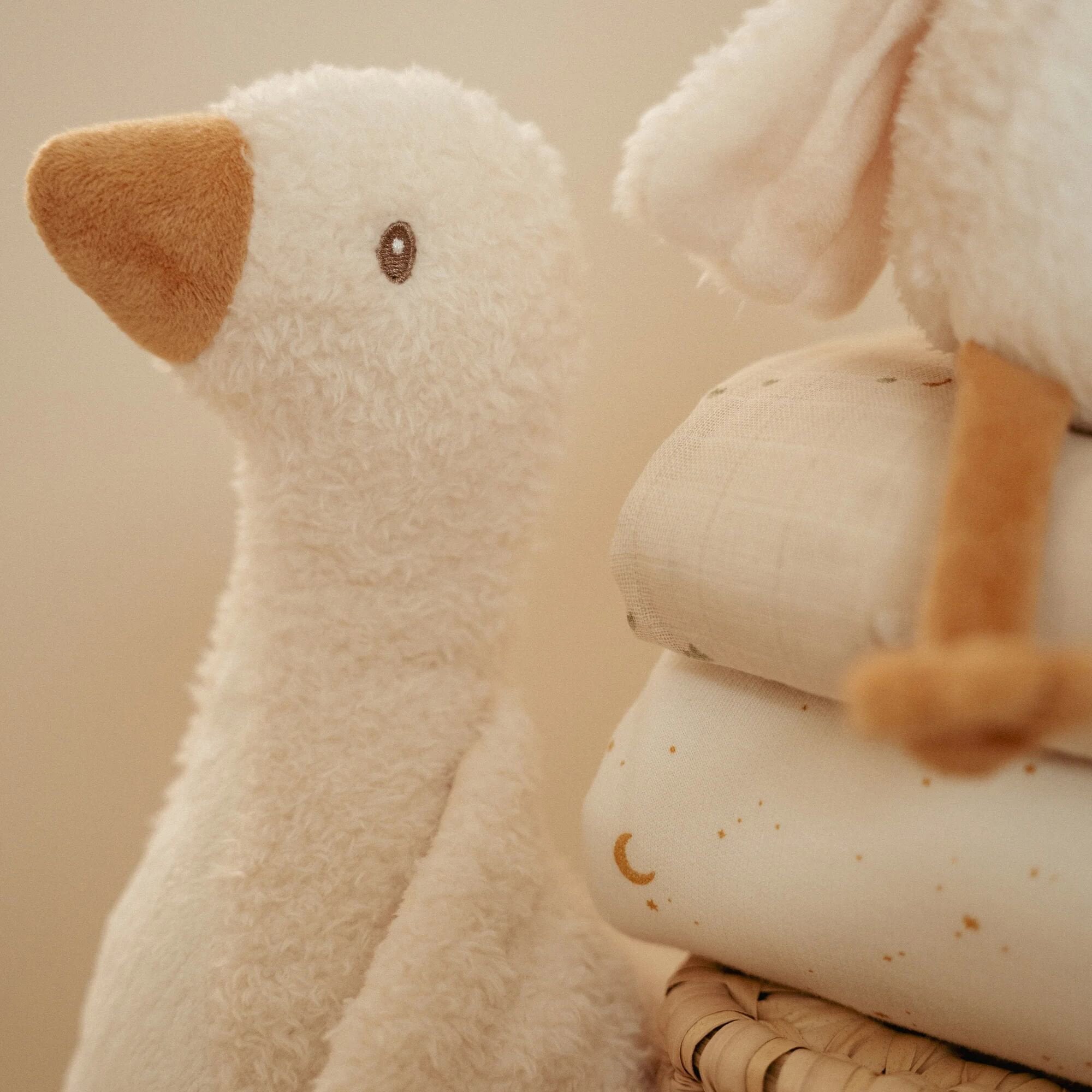 25 cm White Goose Plush Toy LD8405