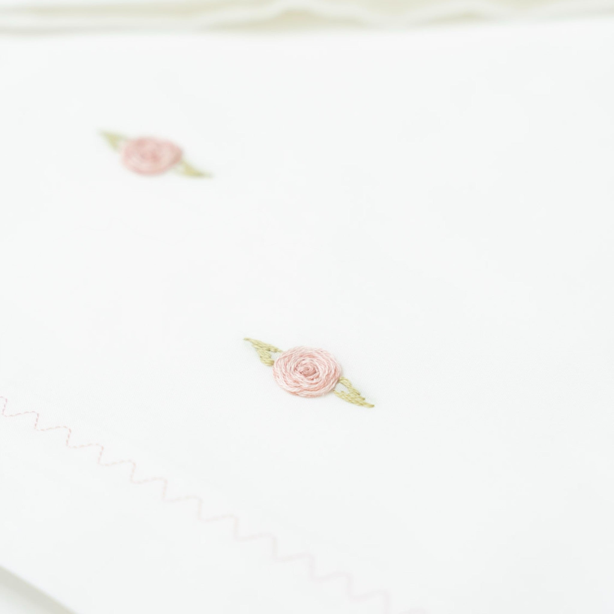 Lenzuolino Batista Cotone Ricamo Fiori Rococò ASIA - Piccola Giuggiola ASIA/LN