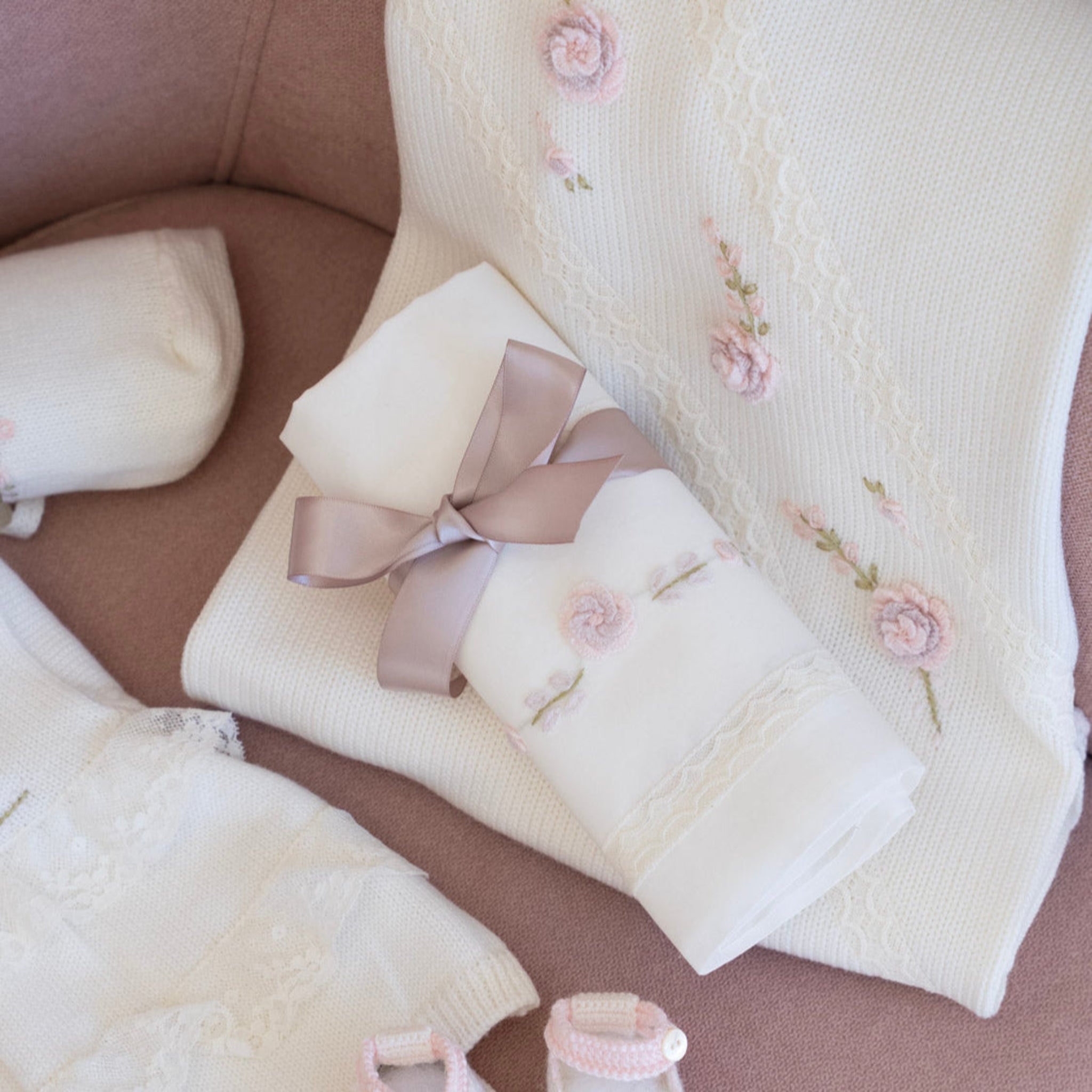 Coperta Pura Lana Ricamo Fiori Rococò CLAUDIA - Piccola Giuggiola CLAUDIA/CO