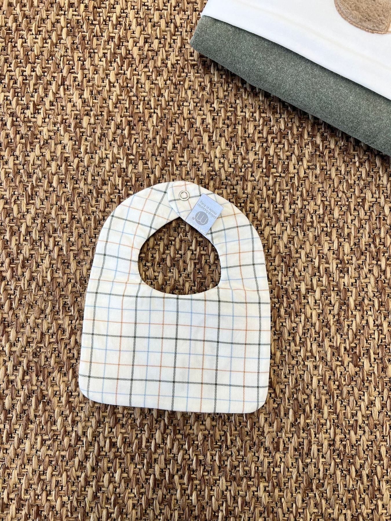 Tender Baby Hedgehog Bib Vanilla IG72BAV