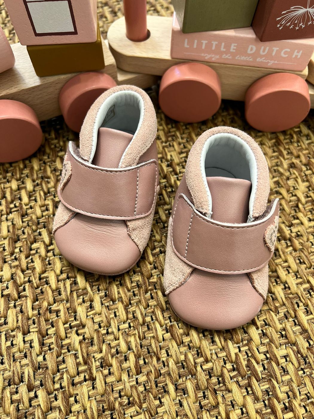 Ivory Baby Shoes A2918