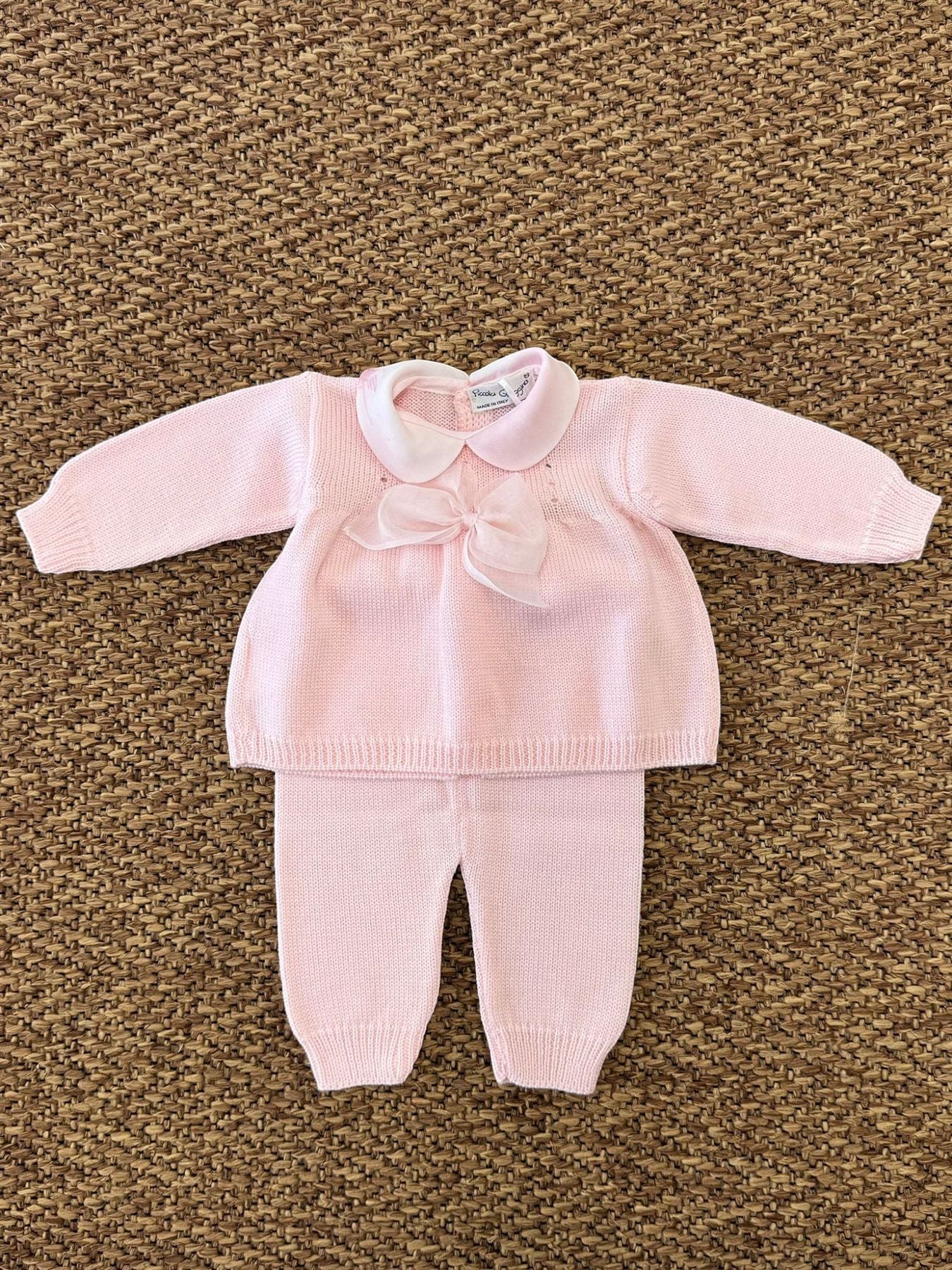 Baby girl's newborn outfit, pink diamond organza bow / 605