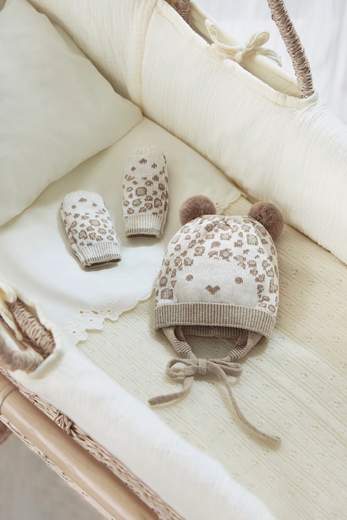 Hat and mittens set, MILK color 9668-