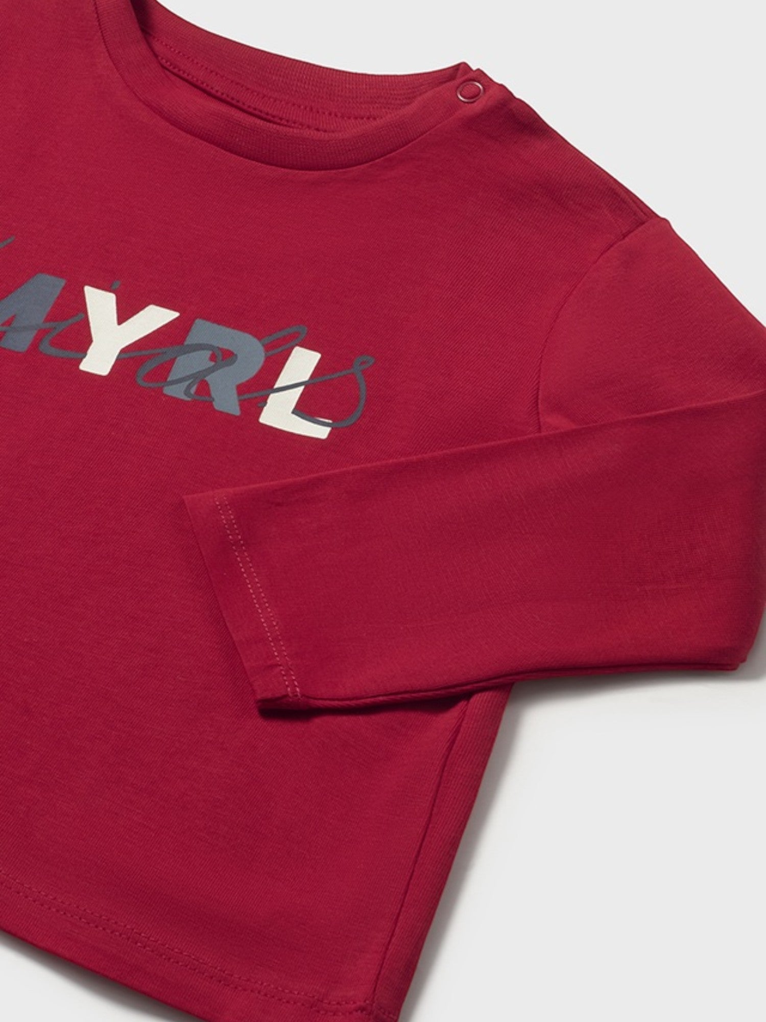 Basic short-sleeved t-shirt, boy's size 108/30, red.